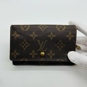 Louis Vuitton Compact corner Zip wallet